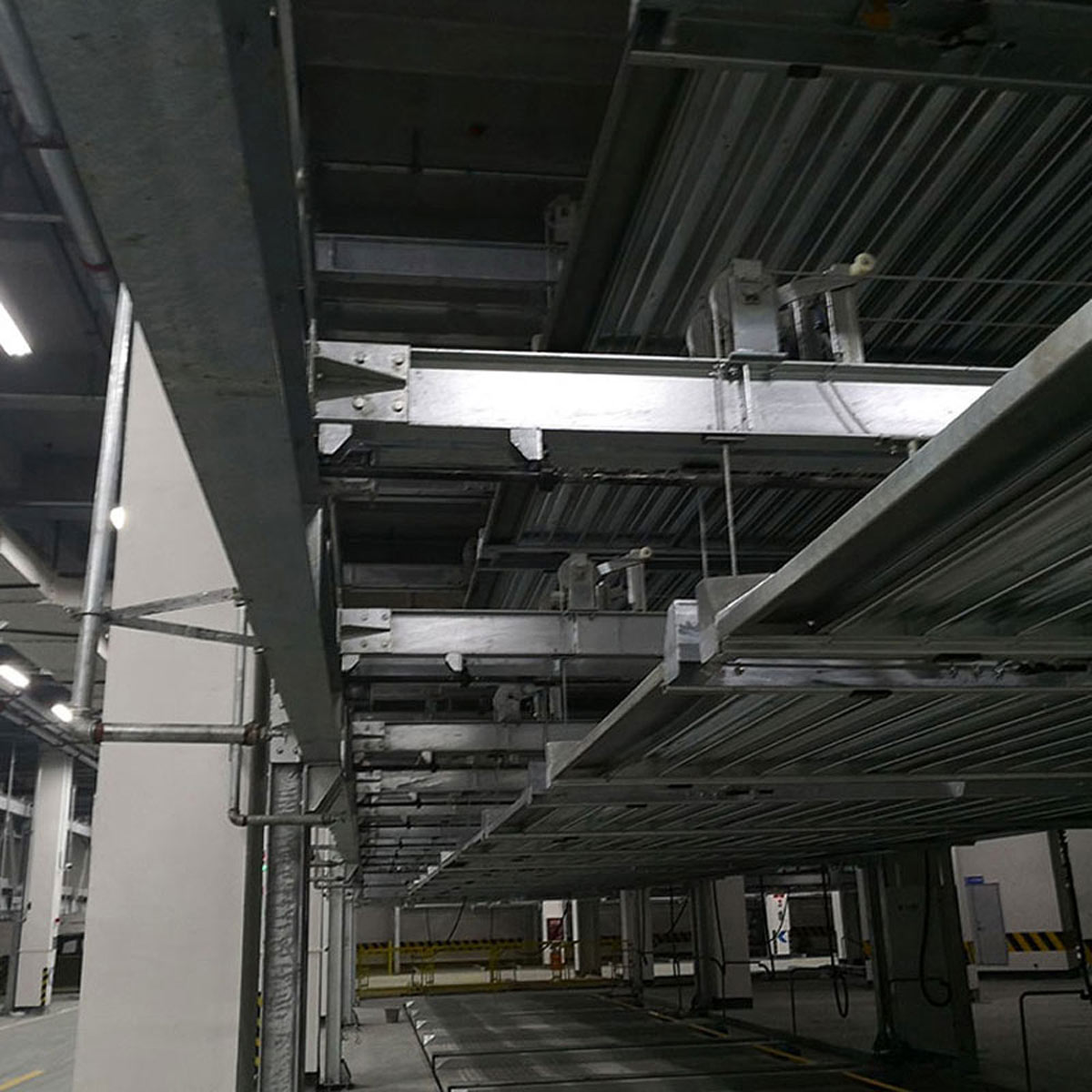 岳阳楼重列式PSH2二层升降横移类立体停车场设备