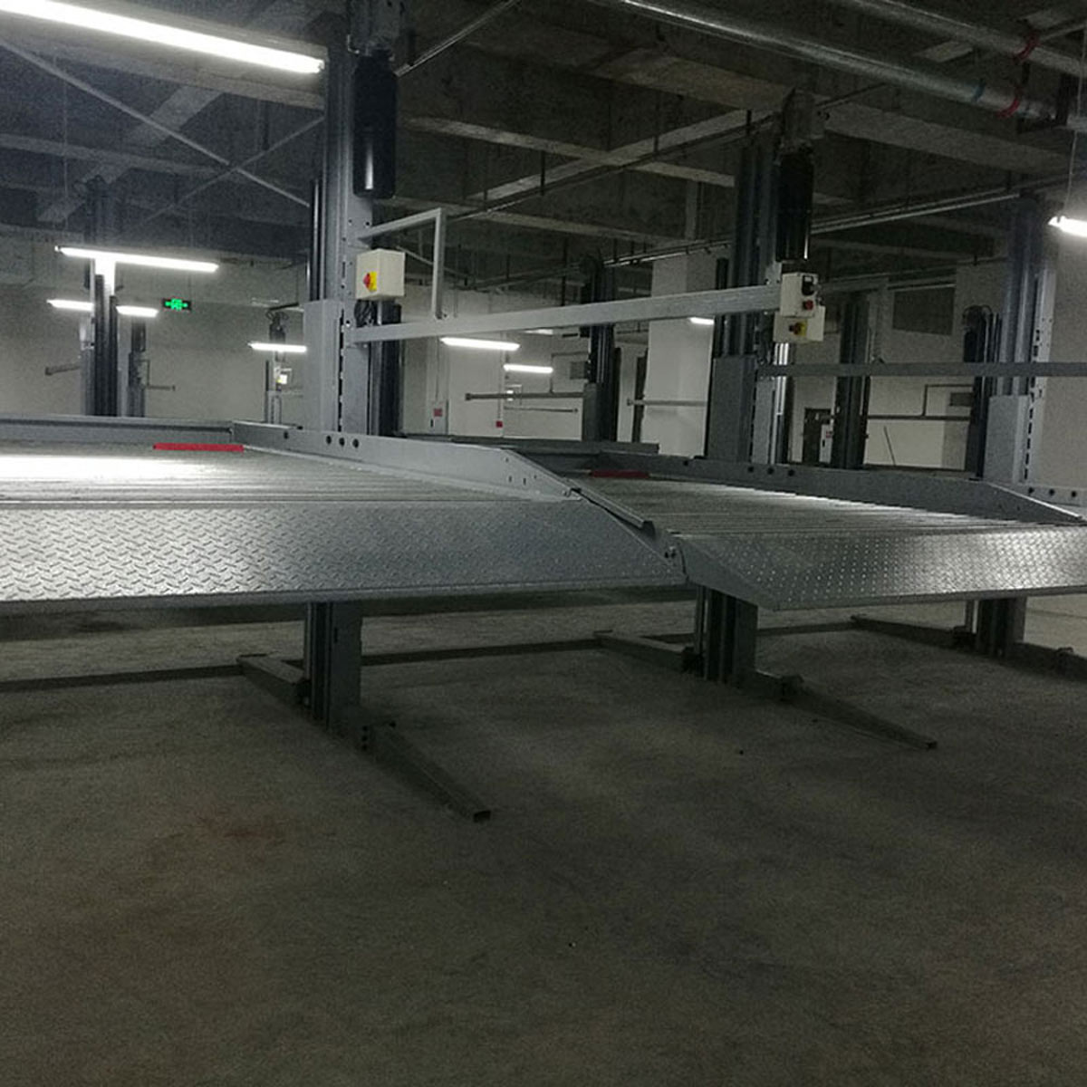 清镇两种类型垂直升降式停车设备的优缺点